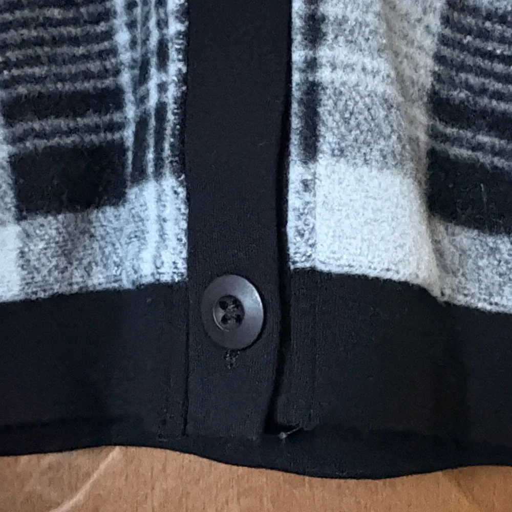 Sol Angeles Kids Black and Gray Soft Checkered Cardigan - Picture 4 of 6